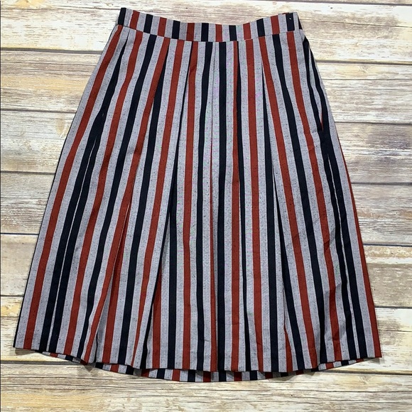 Dresses & Skirts - 💋2/$20💋High Waist Skirt